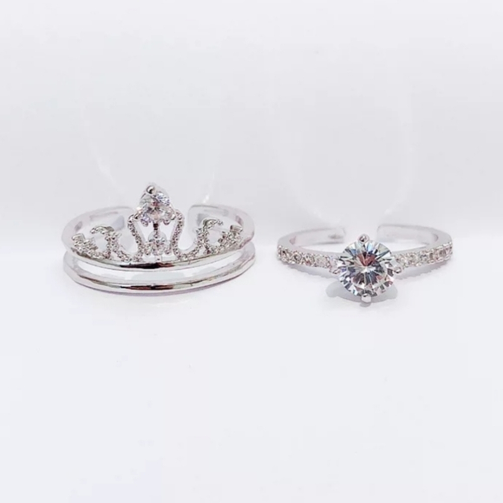 Queen statement ring